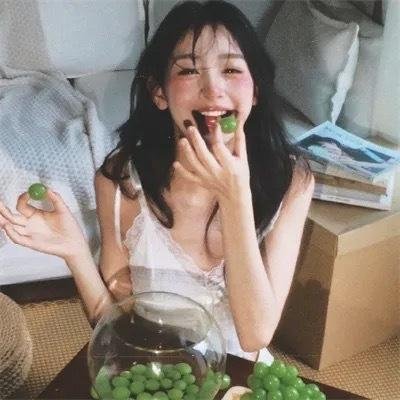 俏丽佳人